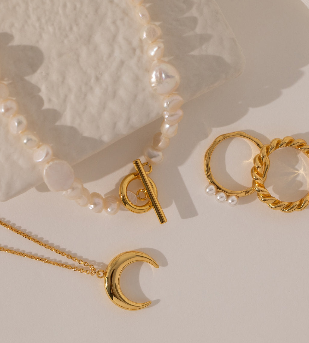 Baroque & Freshwater Pearl T Bar Necklace